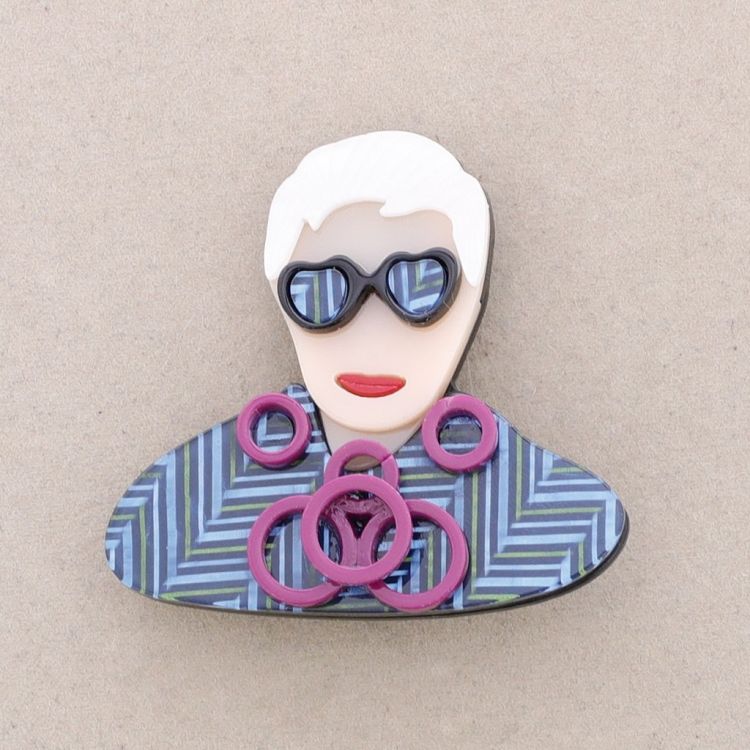 BROCHE PERSONAJE RESINA 2