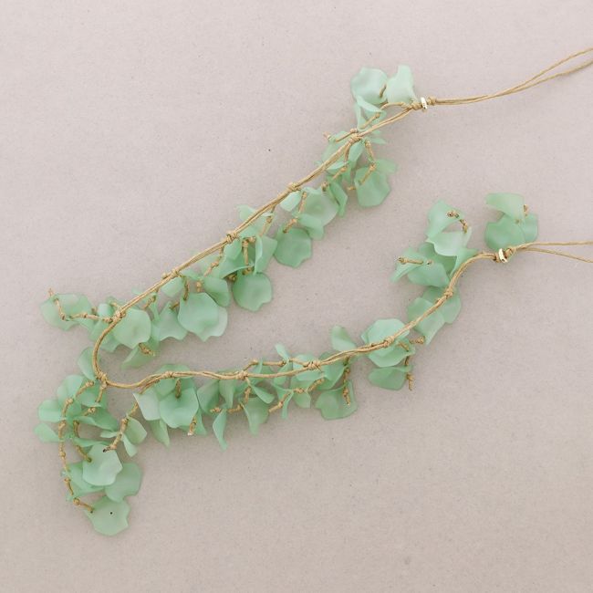 LONG NECKLACE WITH RESIN PETALS