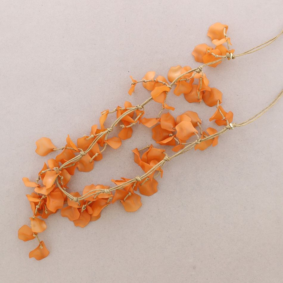 LONG NECKLACE WITH RESIN PETALS