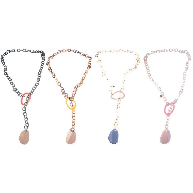 LONG NECKLACE WITH RESIN BEADS