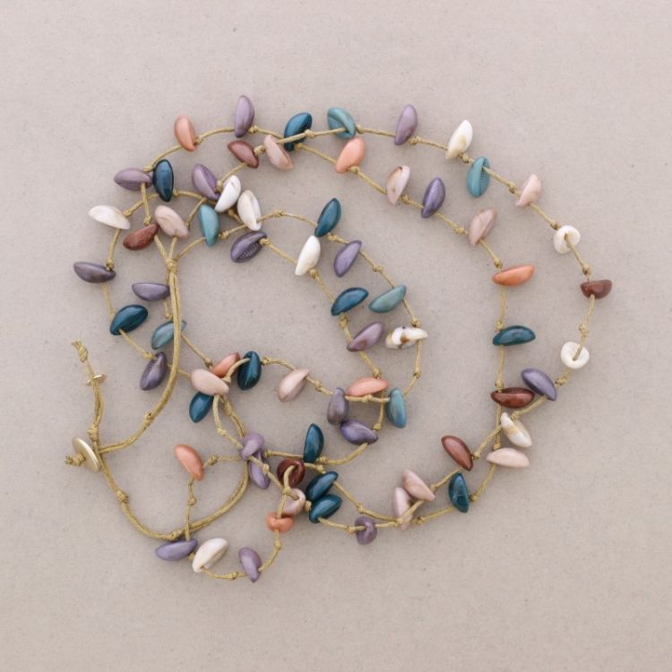 LONG DOUBLE RESIN SHELLS NECKLACE