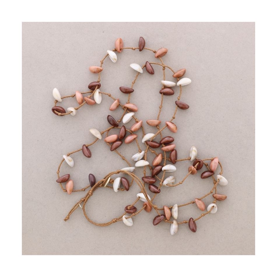 COLLAR LARGO DOBLE CONCHITAS RESINA