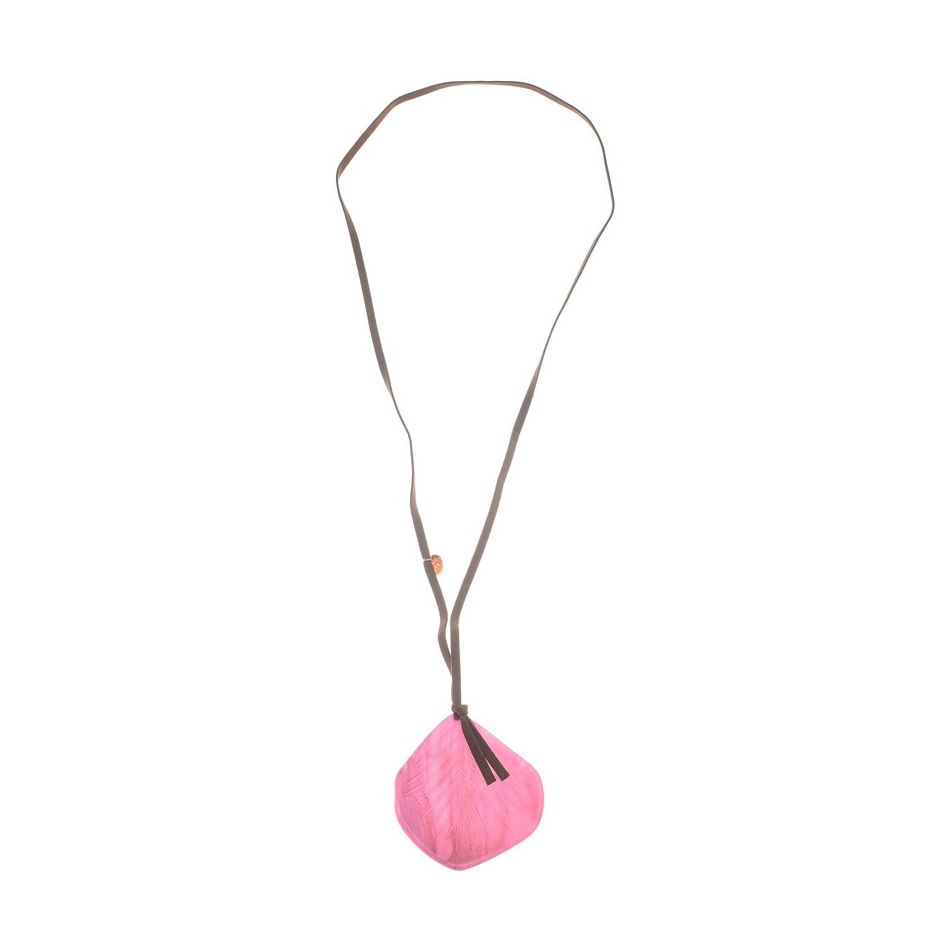 LONG RESIN LEAF PENDANT NECKLACE