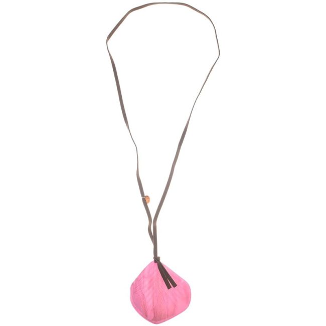 LONG RESIN LEAF PENDANT NECKLACE