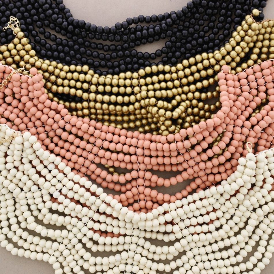 COLLAR BABERO BOLAS MADERA