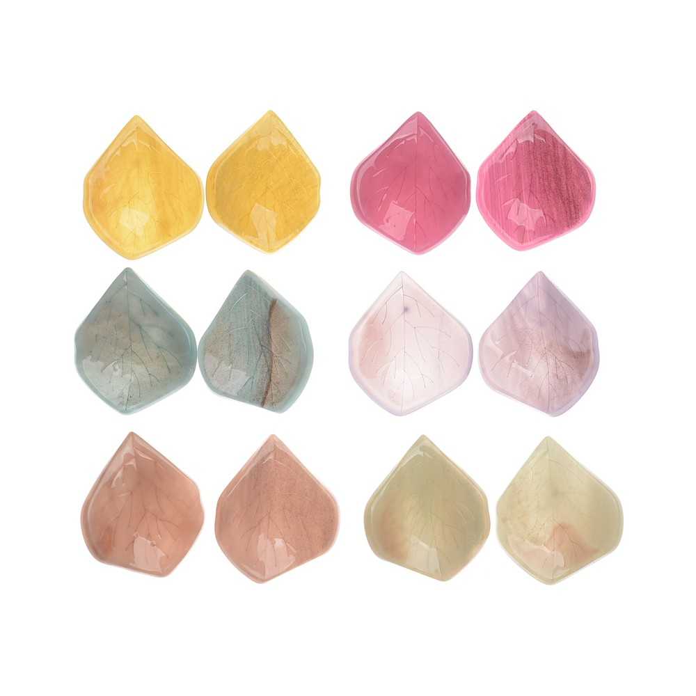 RESIN LEAF EARRINGS