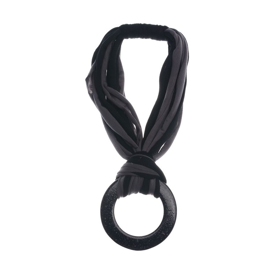 ELASTIC FABRIC SHORT NECKLACE WITH CIRCLE HANGING KNOT