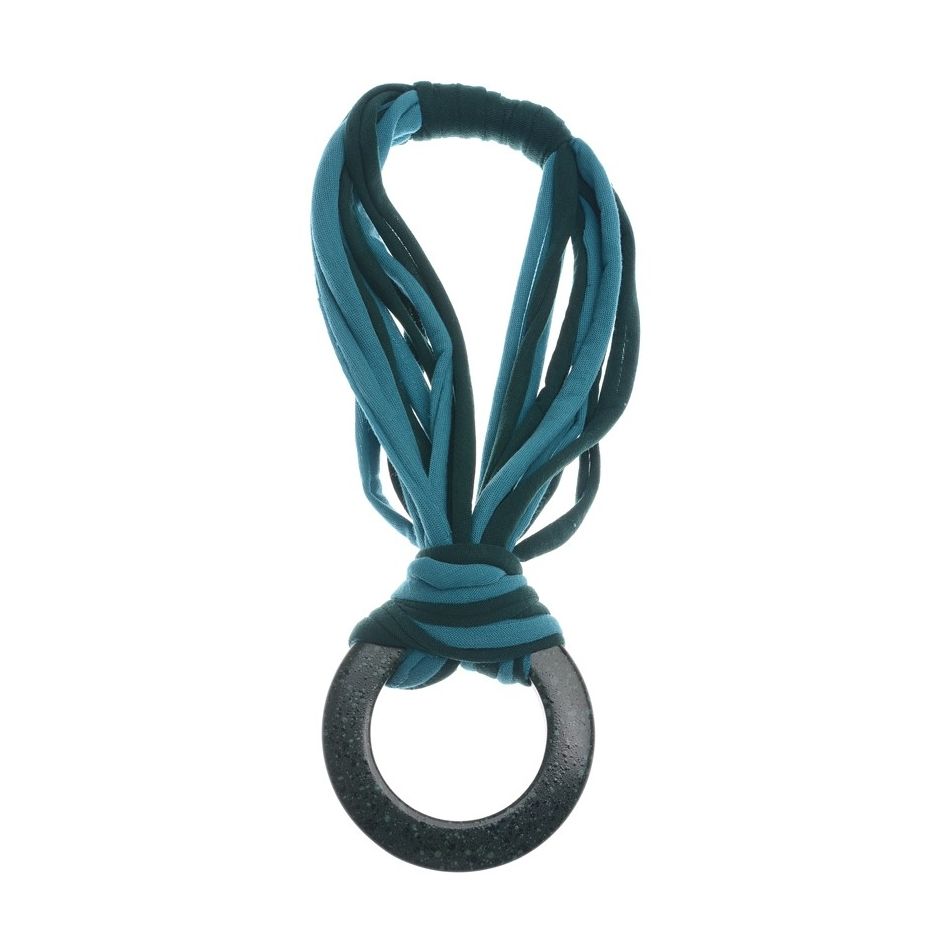 ELASTIC FABRIC SHORT NECKLACE WITH CIRCLE HANGING KNOT