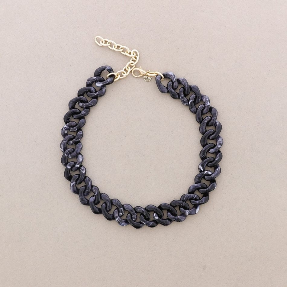 RESIN LINK SHORT NECKLACE