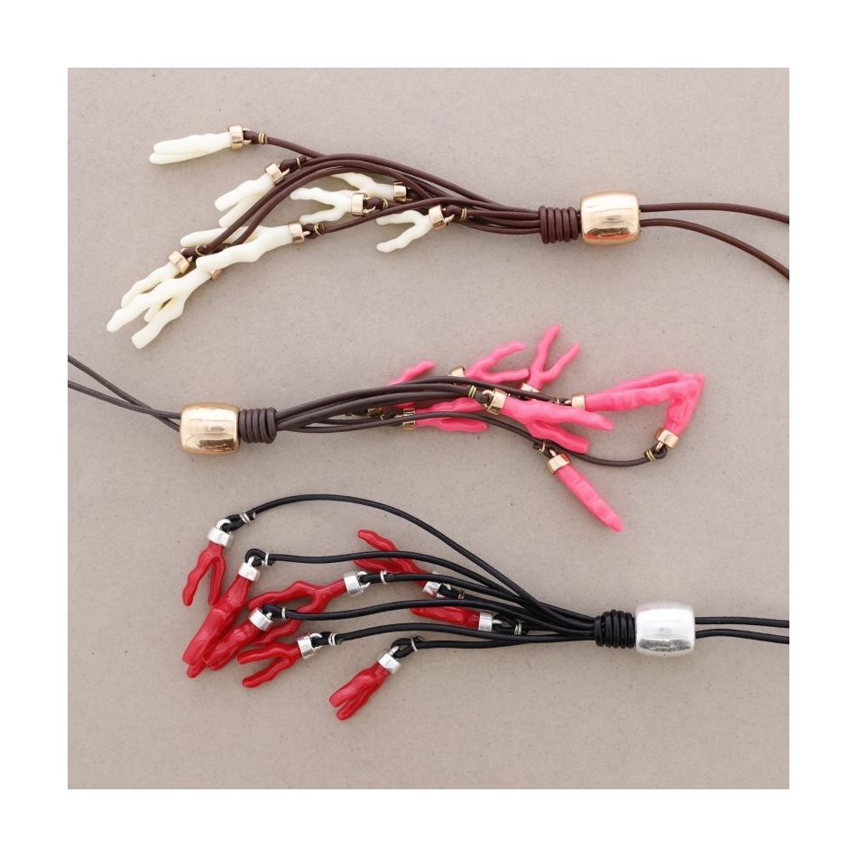 LONG PENDANT NECKLACE METAL RESIN