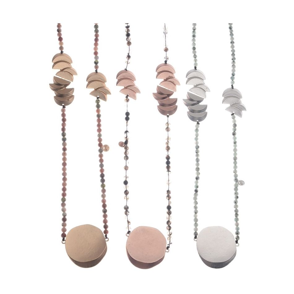COLLAR LARGO PIEDRAS CUENTAS METAL