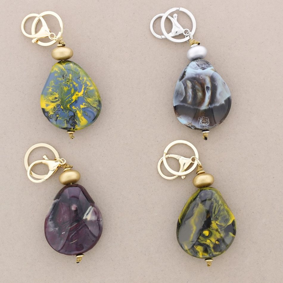 IRREGULAR RESIN PENDANT KEYCHAIN