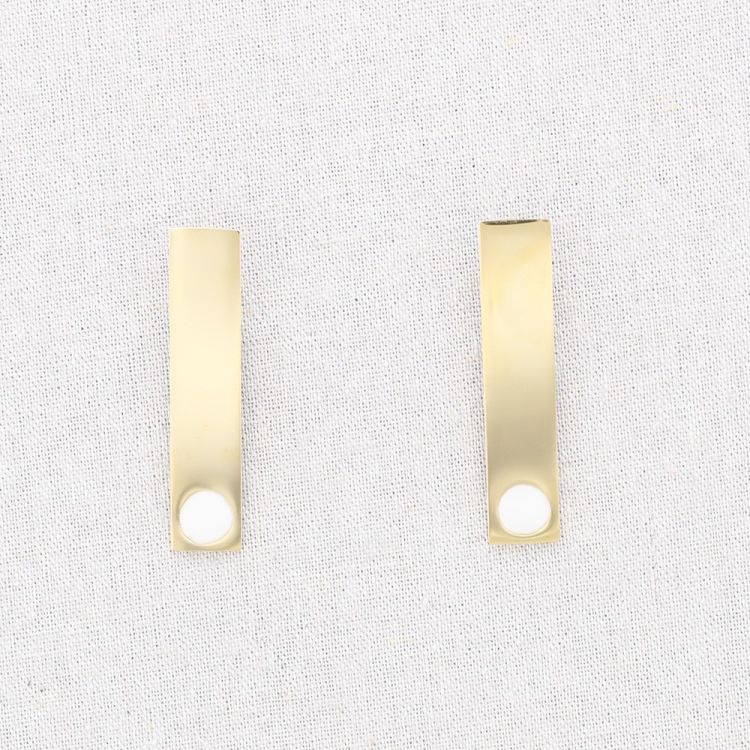 STEEL EARRINGS ENAMEL POINT STRIP