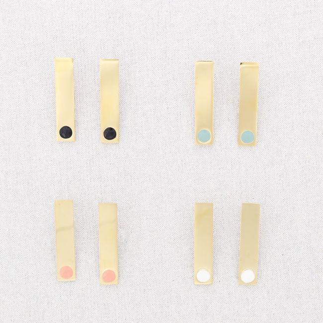 STEEL EARRINGS ENAMEL POINT STRIP