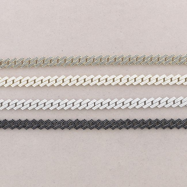 SHORT NECKLACE WITH SQUARE LINKS METAL CRYSTALS