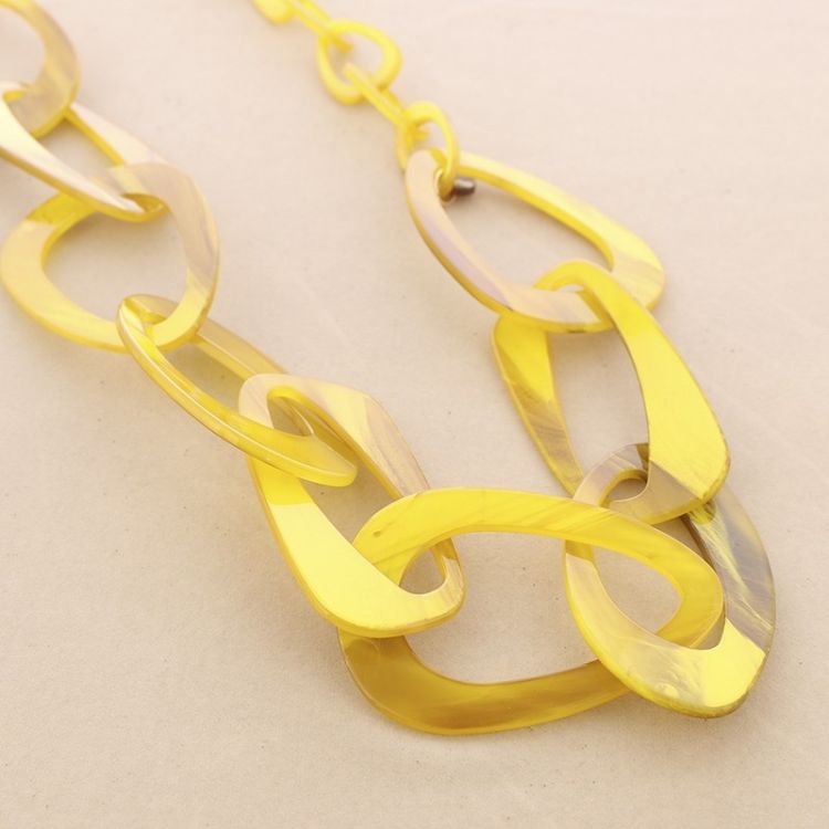 COLLAR LARGO ESLABONES RESINA