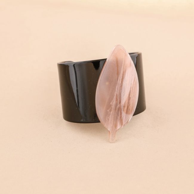 PULSERA ABIERTA RESINA HOJA