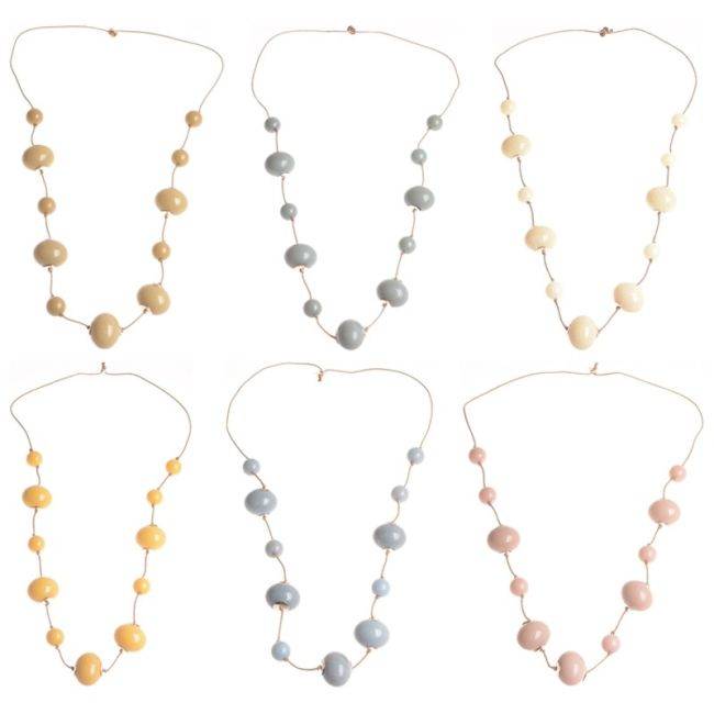 LONG CORD NECKLACE WITH RESIN BEADS