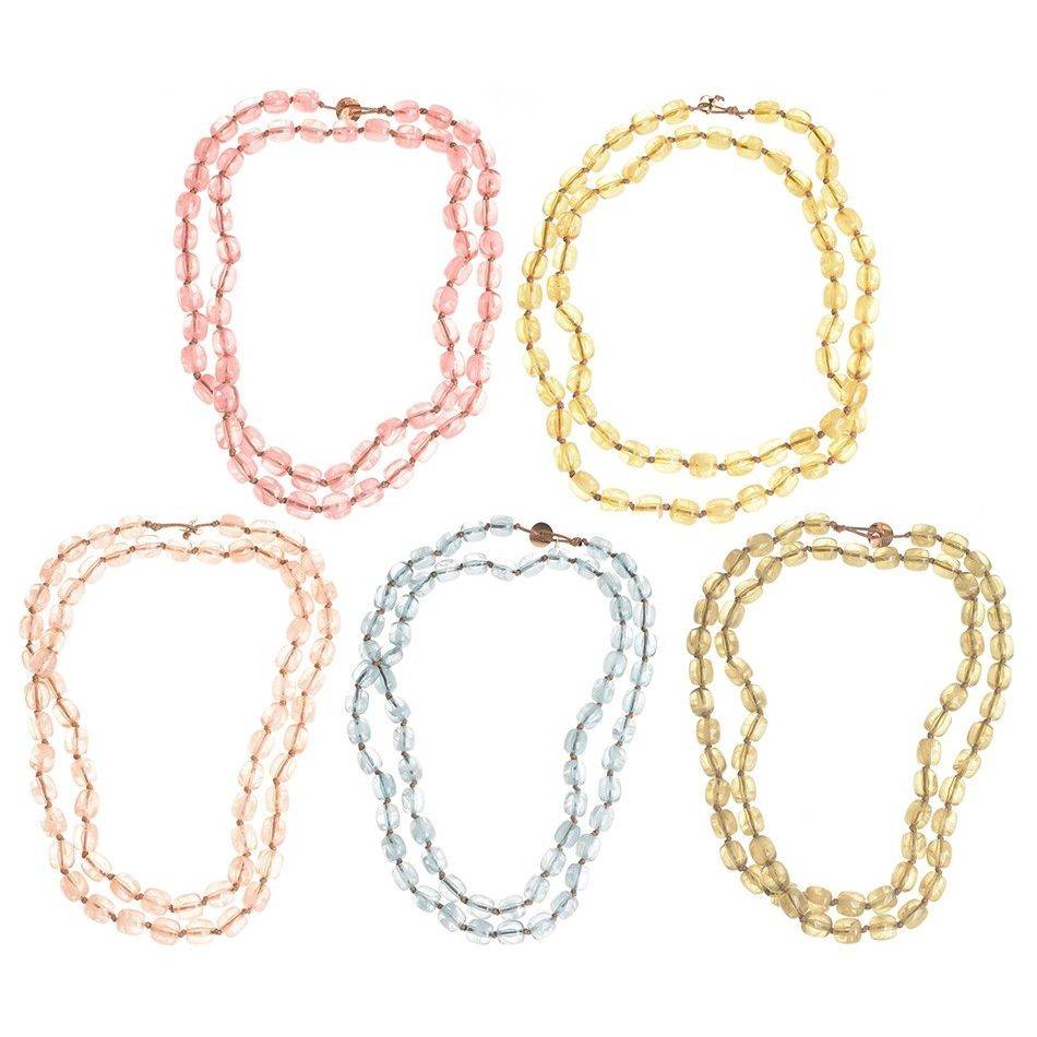 LONG NECKLACE WITH RESIN BEADS