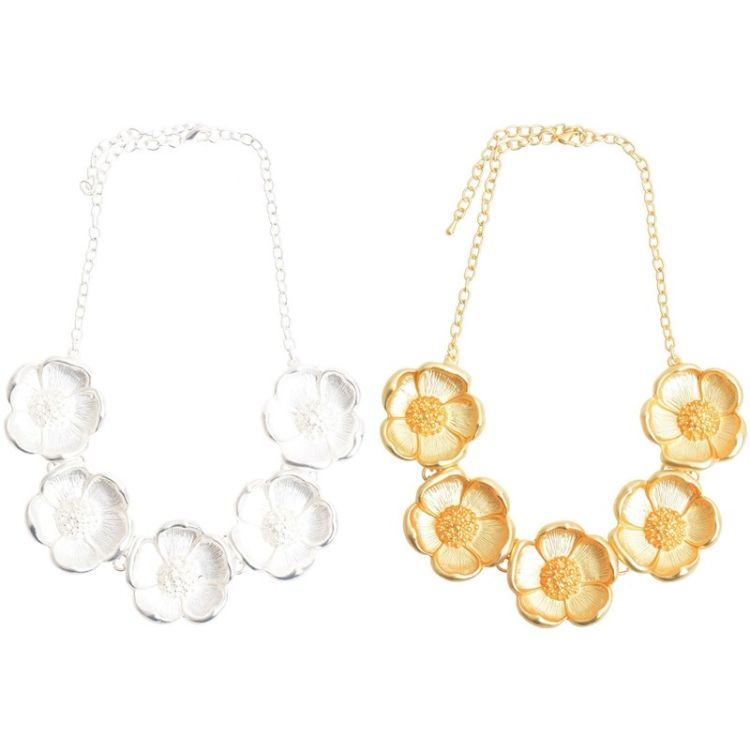 METAL FLOWERS SHORT NECKLACE 2