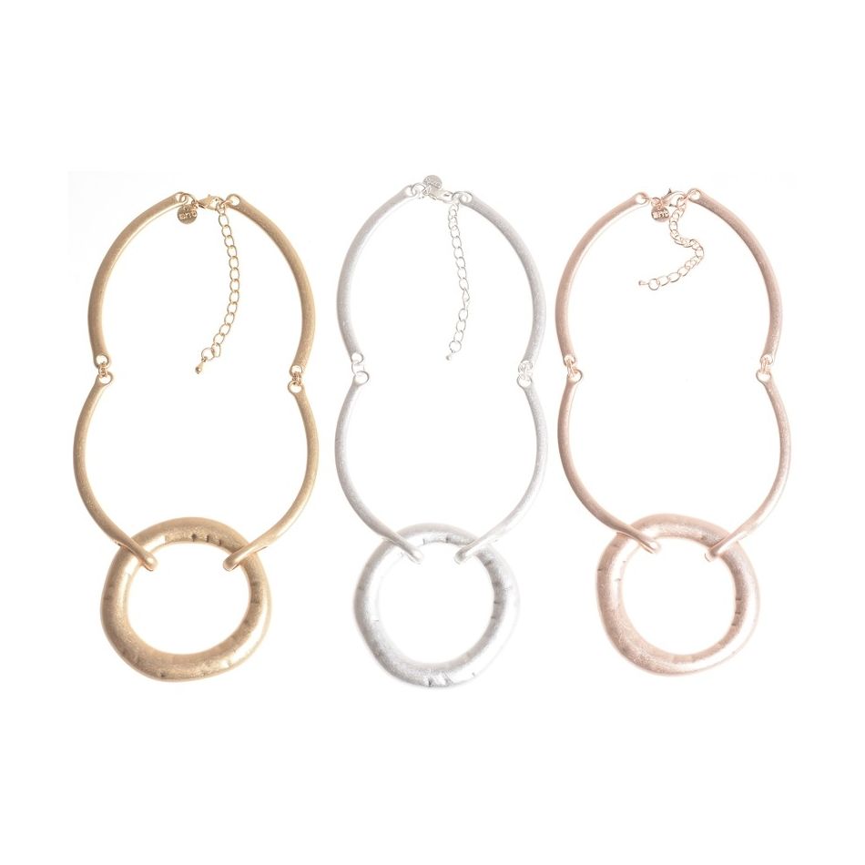 METAL RING PENDANT SHORT NECKLACE