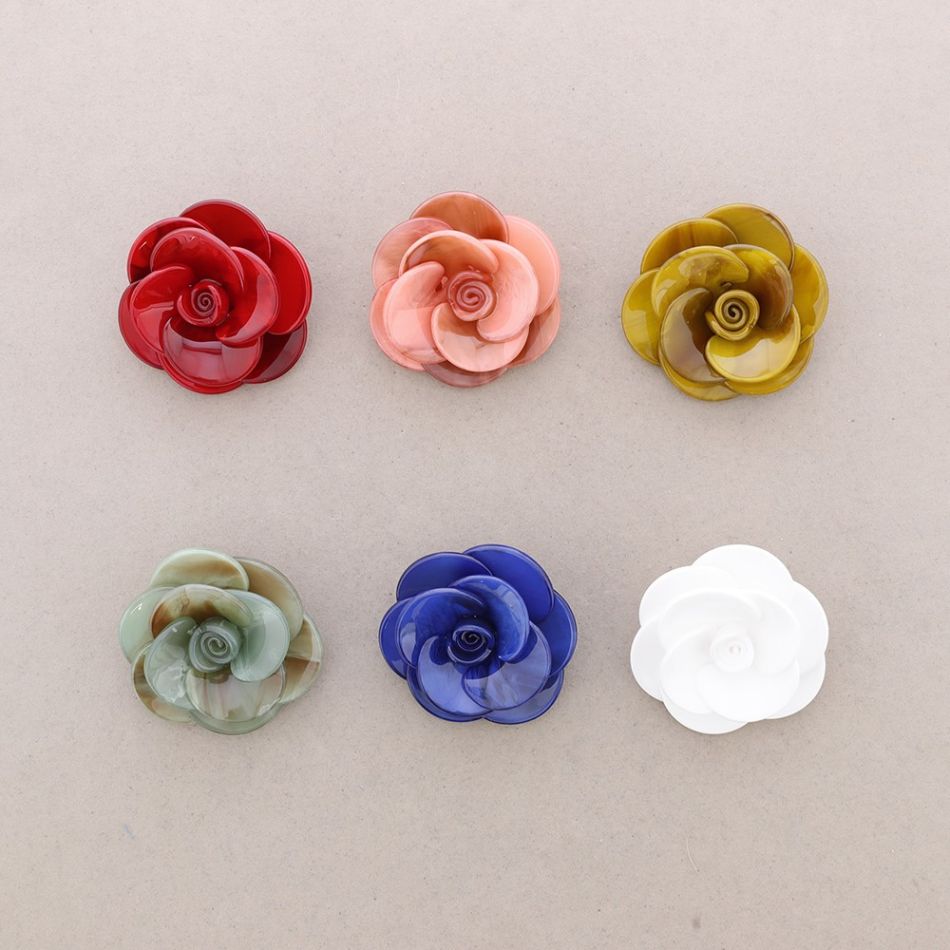 RESIN FLOWER BROOCH