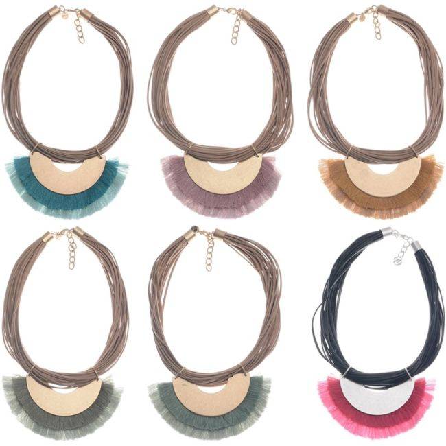 FRINGED METAL PENDANT SHORT NECKLACE