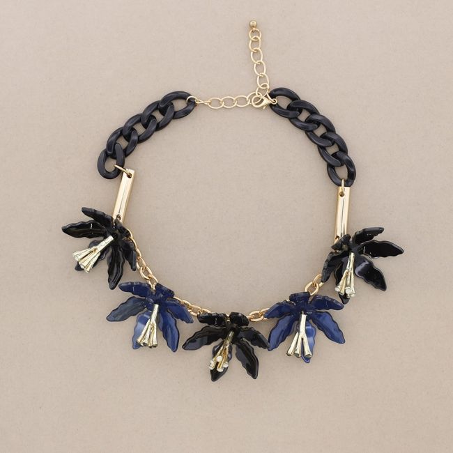 5 RESIN FLOWERS SHORT NECKLACE