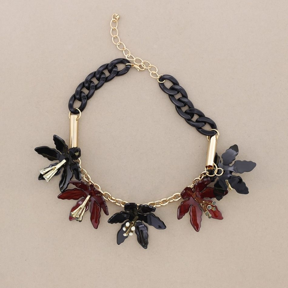 5 RESIN FLOWERS SHORT NECKLACE