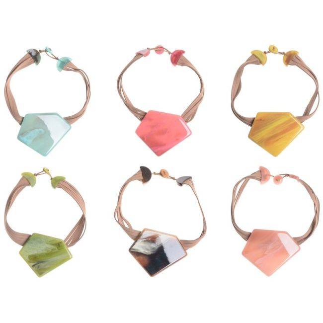 RESIN IRREGULAR SHAPE PENDANT SHORT NECKLACE