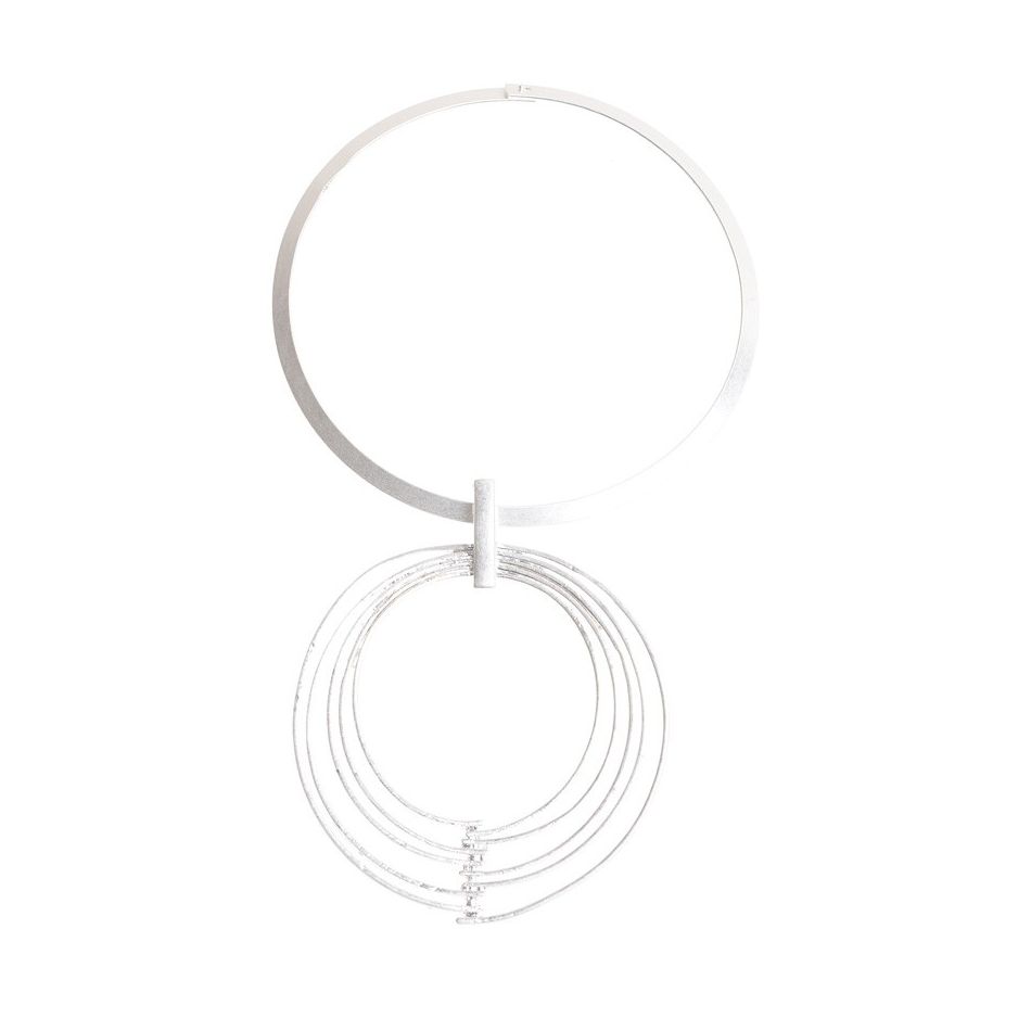 METAL PENDANT SHORT NECKLACE