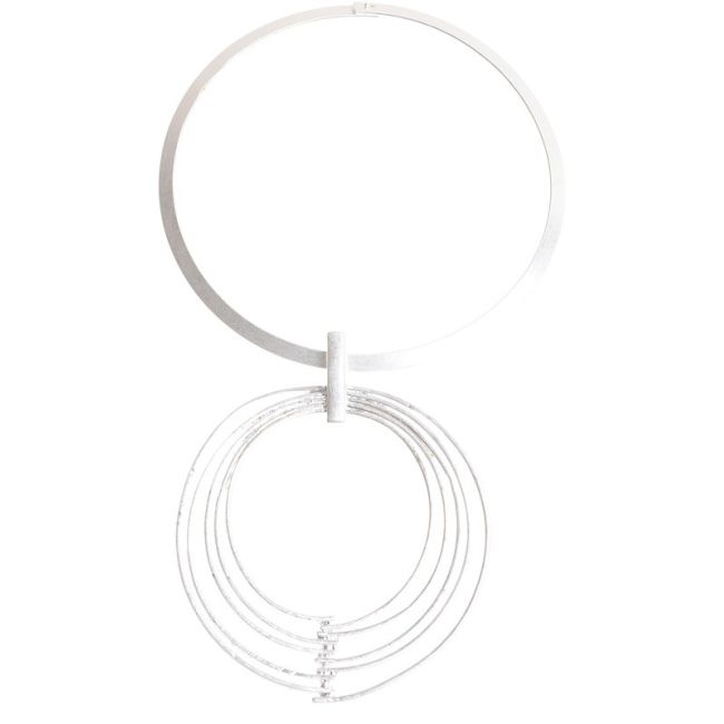 METAL PENDANT SHORT NECKLACE