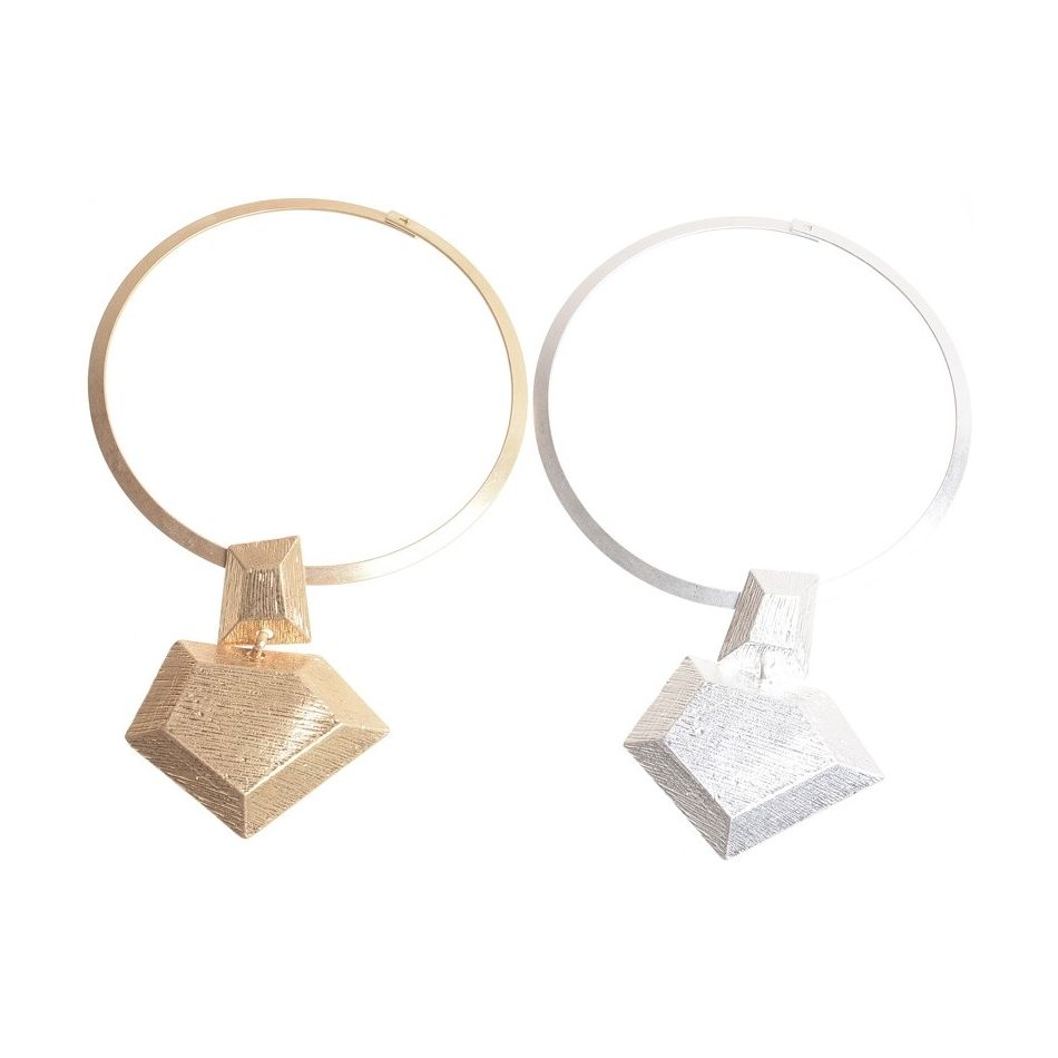 METAL GEOMETRIC SHAPE PENDANT SHORT NECKLACE
