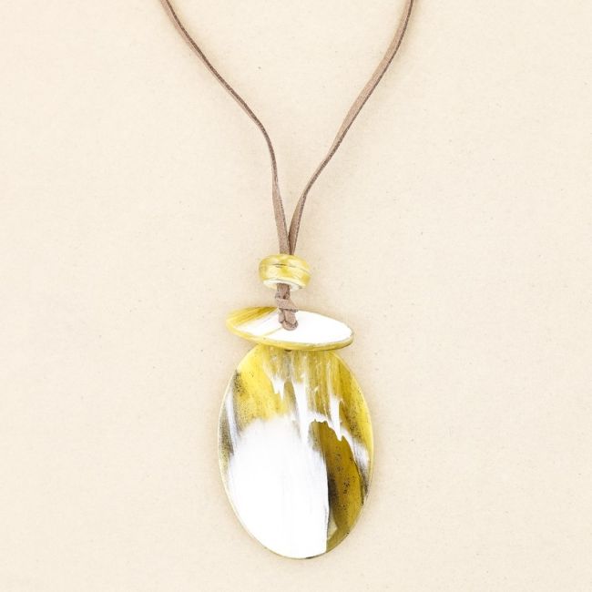 COLLAR LARGO COLGANTE RESINA