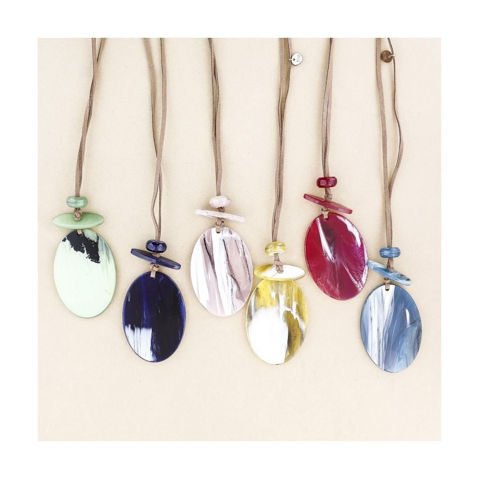LONG RESIN PENDANT NECKLACE