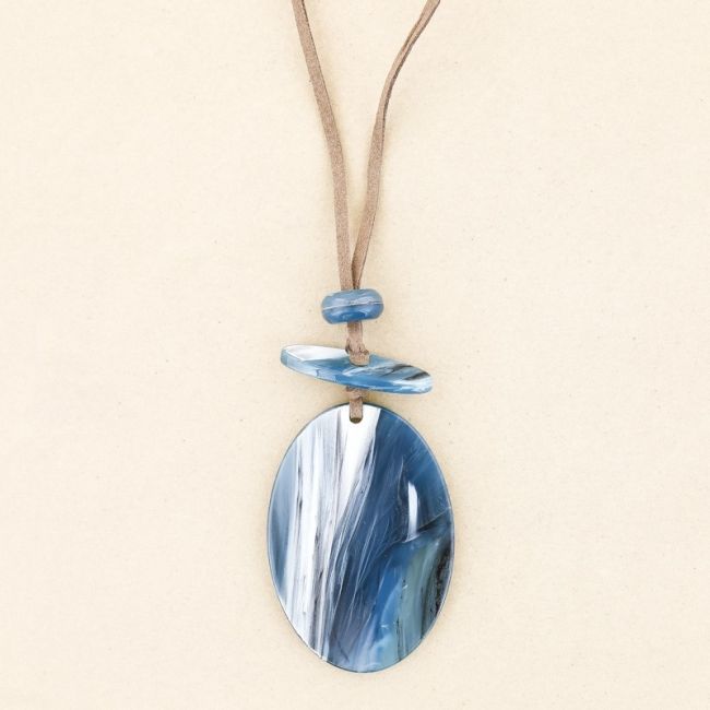 LONG RESIN PENDANT NECKLACE