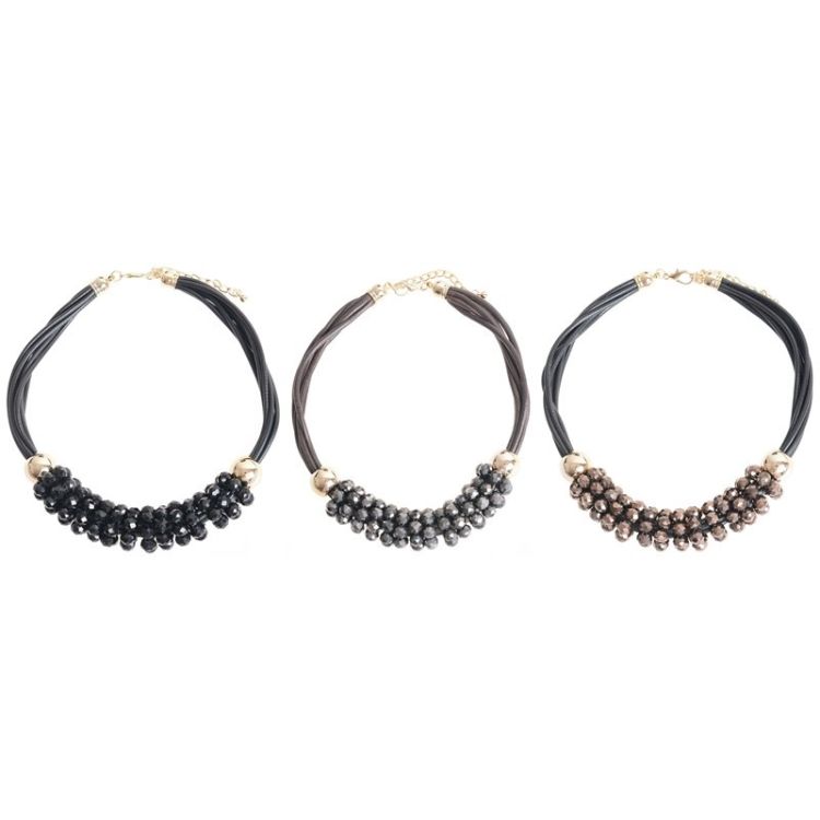 SHORT NECKLACE WITH FACETED CRYSTALS 2