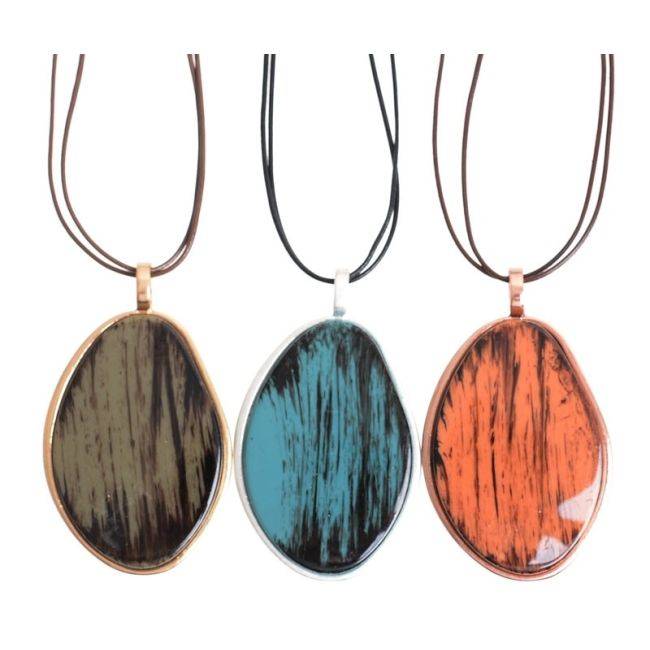 LONG PENDANT NECKLACE METAL RESIN