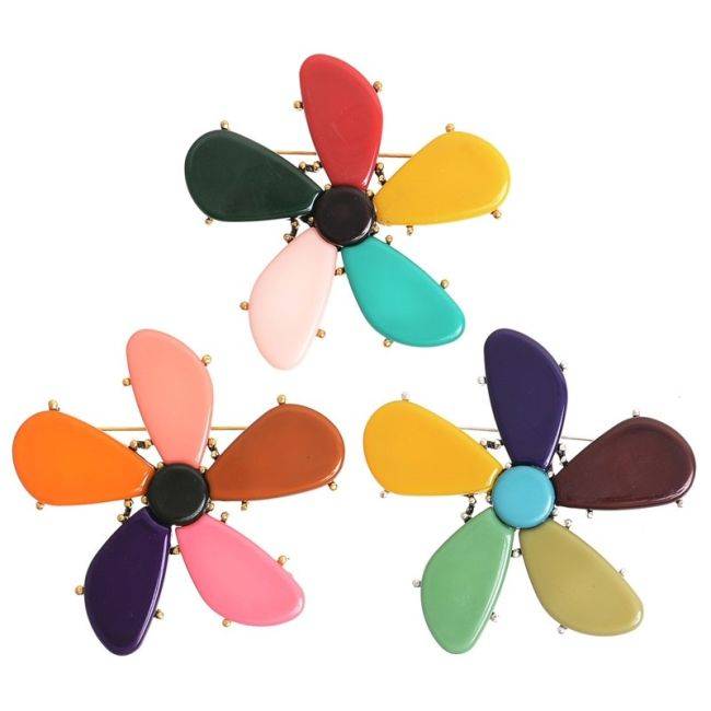 METAL RESIN FLOWER BROOCH