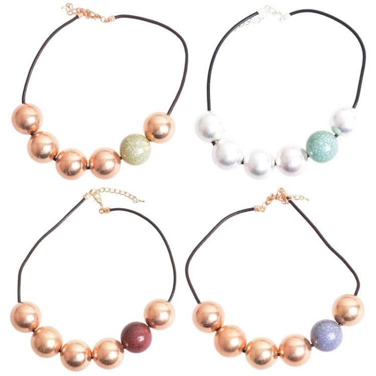 BALL BEADS SHORT NECKLACE 2