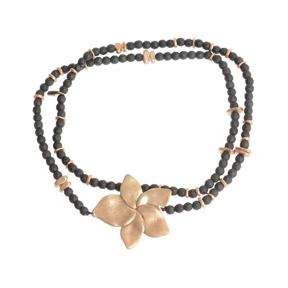 ELASTIC SHORT NECKLACE WITH METAL FLOWER FACETED BEADS