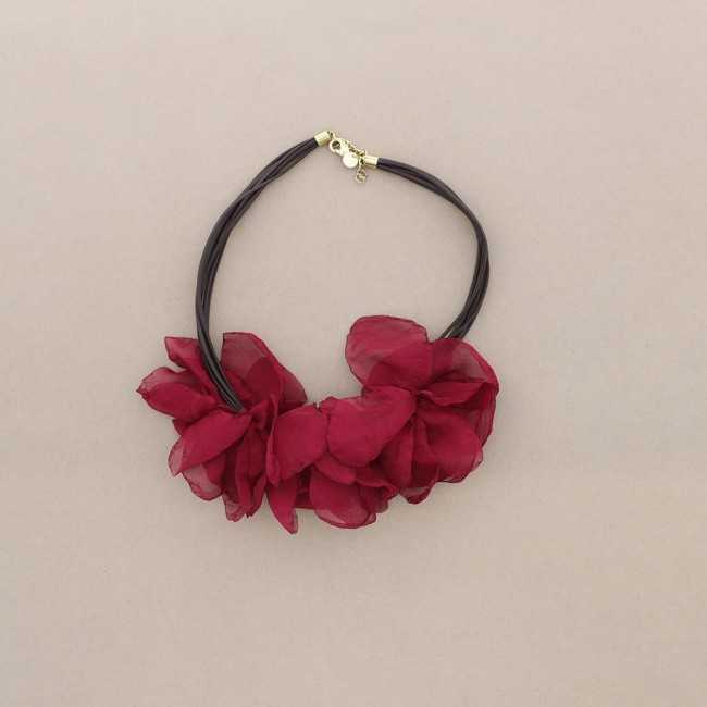 THREE FLOWERS SHORT NECKLACE