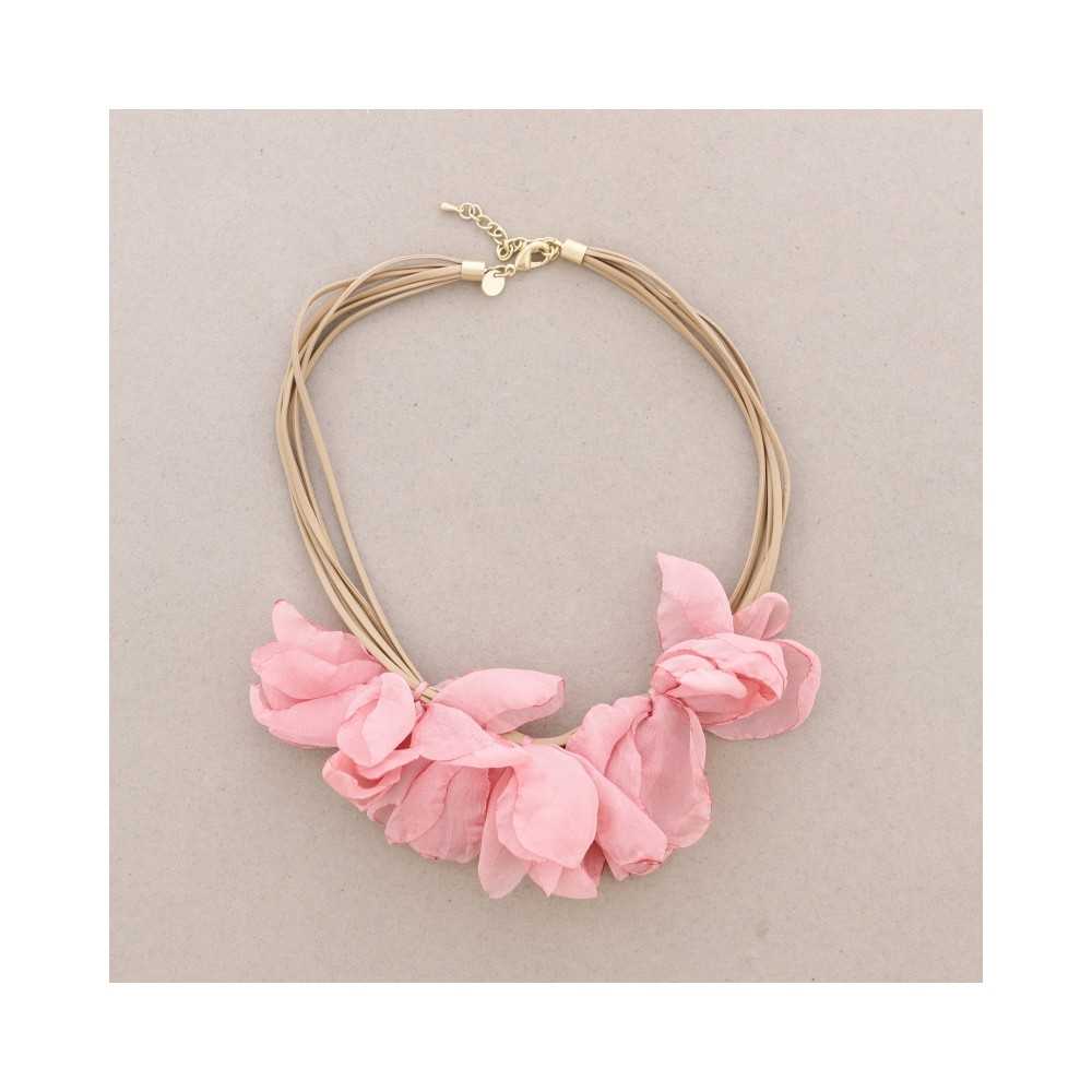 THREE FLOWERS SHORT NECKLACE