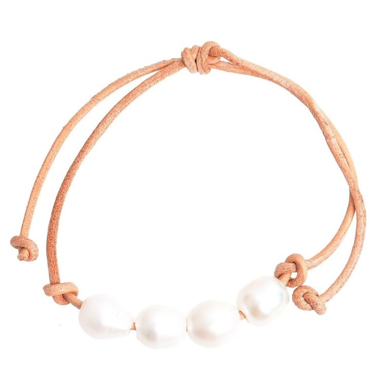 MACRAMÉ LEATHER BRACELET WITH CULTURED PEARLS