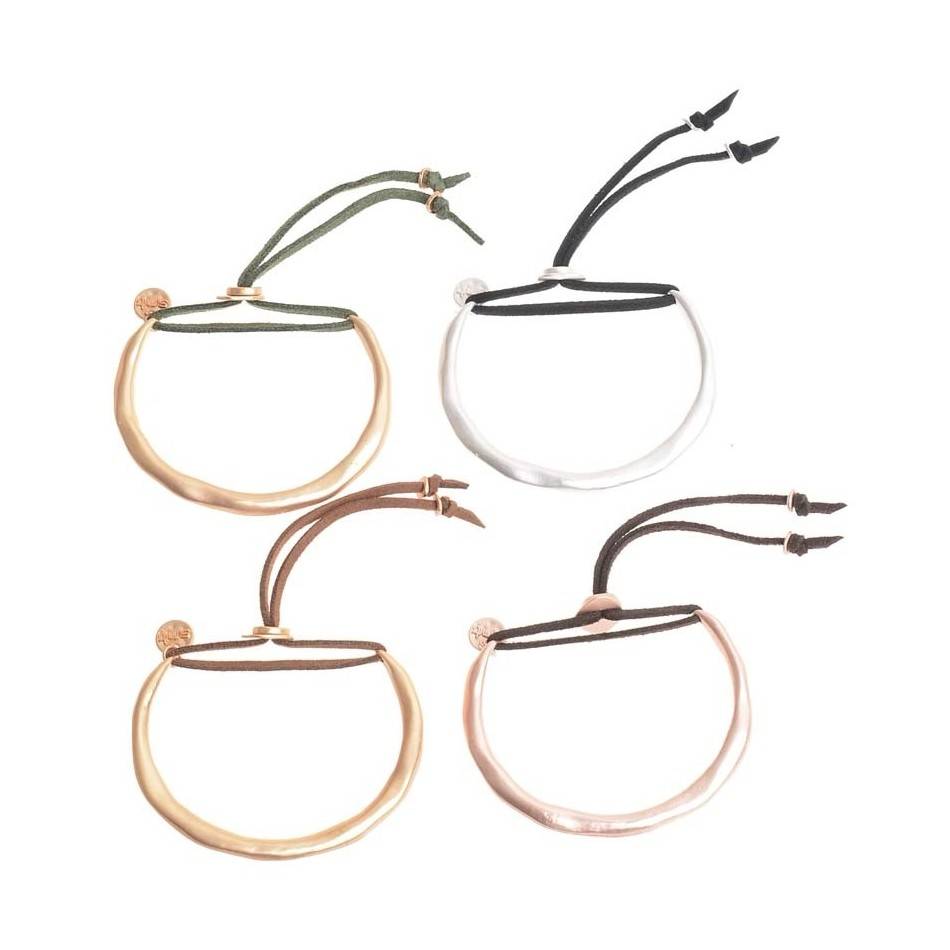 RIGID METAL BRACELET WITH SUEDE CLOSURE