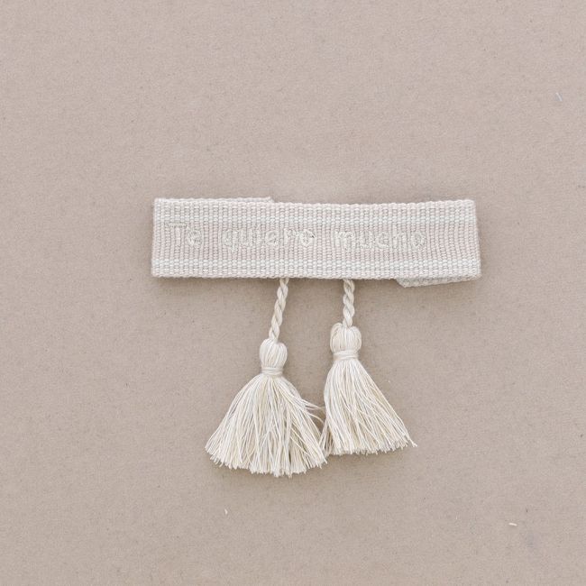 PULSERA  MACRAMÉ TE QUIERO MUCHO FLECOS