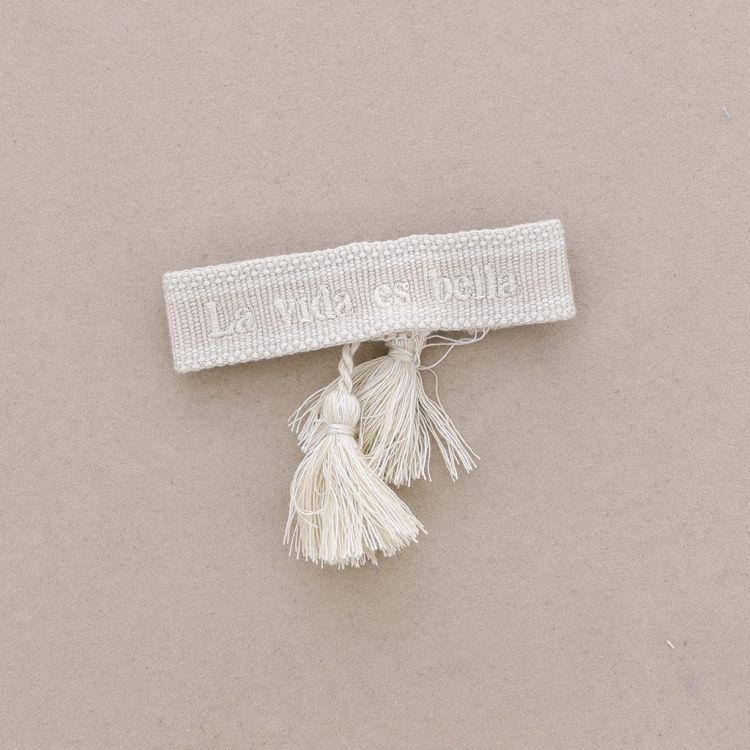 MACRAMÉ BRACELET LA VIDA ES BELLA FRINGES 2