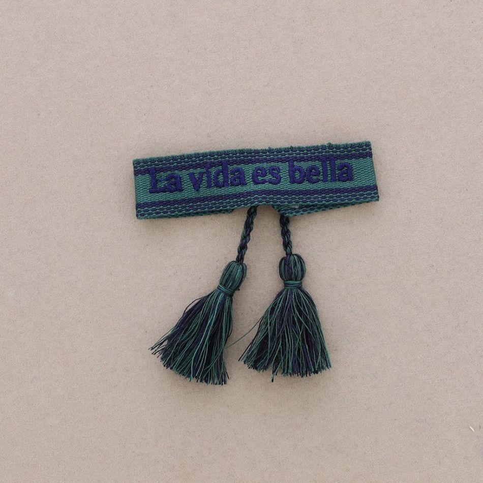 MACRAMÉ BRACELET LA VIDA ES BELLA FRINGES