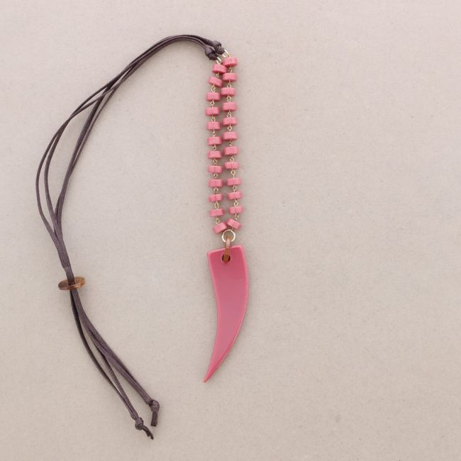 LONG RESIN HORN PENDANT NECKLACE