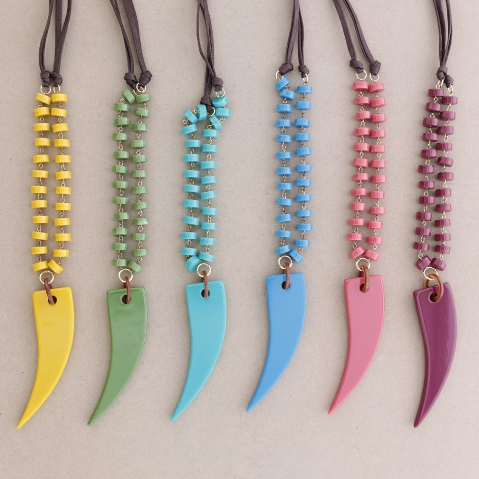 LONG RESIN HORN PENDANT NECKLACE